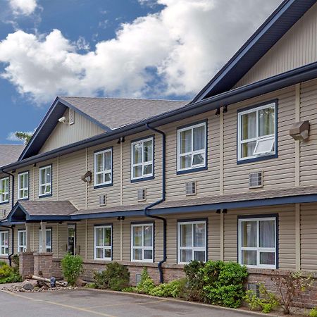 Super 8 By Wyndham Sault Ste Marie On Hotel Exterior foto